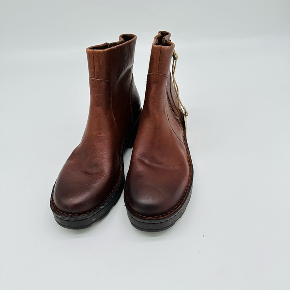 Born
Tricia Zip Ankle Boot - Picture 1 of 7